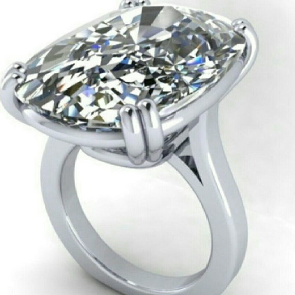 Jewelry - Beautiful New White Sapphire 925 Sterling Ring